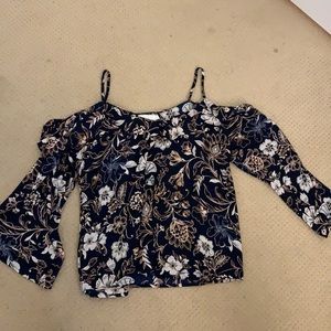 Long sleeve light blouse